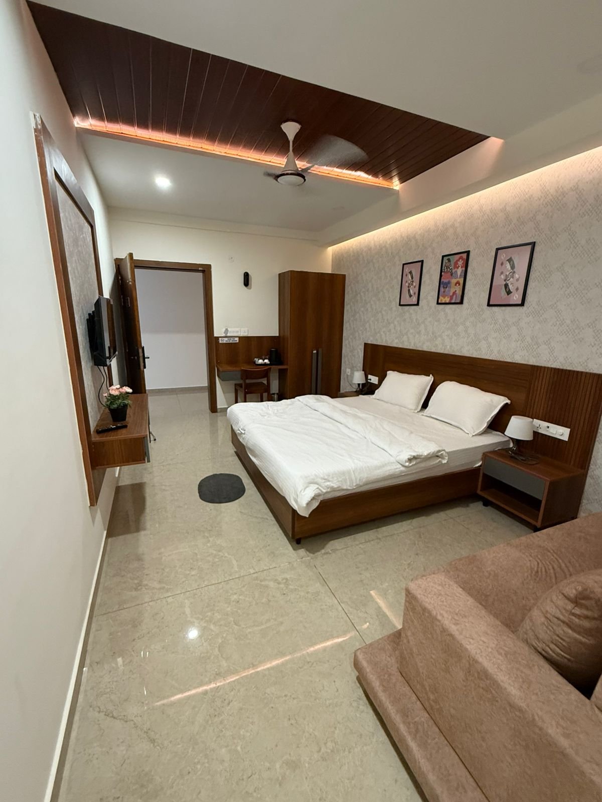 gallery_images